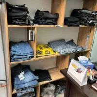 واگذاری دکور و اجناس مغازه مانتو فروشی|فروشگاه و مغازه|یزد, |دیوار