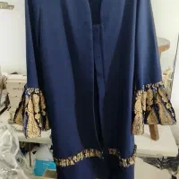مانتو مجلسی و کفش اسپرت