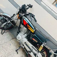 یک موتورسیکلت