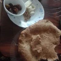 نان نیاکان (آرد خالص گندم سبوس‌دار)تر و خشک
