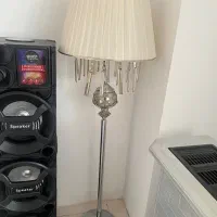 آباژور ایستاده