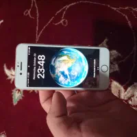 ایفون۸ سالم بدون خش