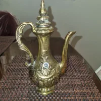 یک عدد گلاب دان و شکلات خوری بفروش میرسد