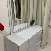 سرویس تخت خواب و میز ارایشی و پاتختی