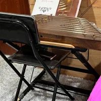 سنتور به همراه میز