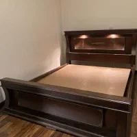 تخت دو نفره چوبی