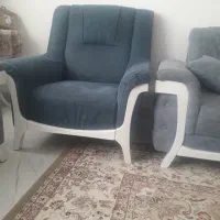 یه دست مبل راحتی