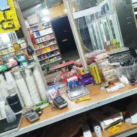 کارگر شیف شب برای کار در دکه