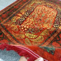 فرش هلنا قرمز ابریشمی معادل ۷۷رج دستباف آکبند|فرش|قدس, شهر‌قدس|دیوار
