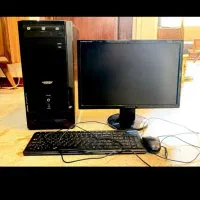 کامپیوتر رومیزی با تمام متعلقات