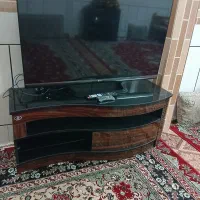 تلوزیون و میز تلوزیون