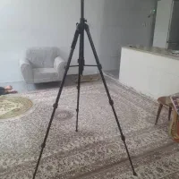 یک عدد دوربین عکاسی حرفه ای ۱۴۰۰۰۰۰۰ملیون