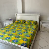 تخت دو نفره و پاتختی ومیزآرایش وتشک خوشخواب