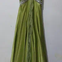 تعدای لباس مجلسی سالم وتمیز