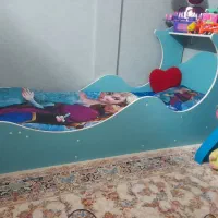 تخت نوجوان سالمه شکستگی نداره