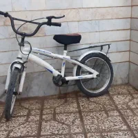 دوچرخه سایز ۱۶و قرمزه سایز ۲۰