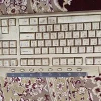 مانیتور. کیس. کیبور. میز
