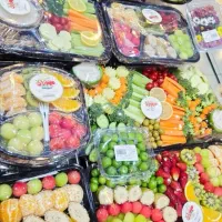 همکار خانم جهت بسته بندی و آماده سازی میوه