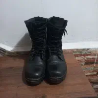 پوتین و کتونی|کیف، کفش، کمربند|شوش, |دیوار