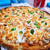 پیتزا زن شیفت شب