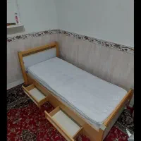 تخت خواب نوجوان  با تشک بسیار سالم