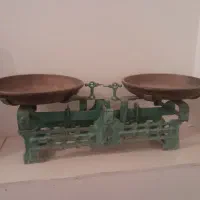 ترازو برنجی قدیمی|کلکسیون اشیاء عتیقه|مشکین‌دشت, |دیوار