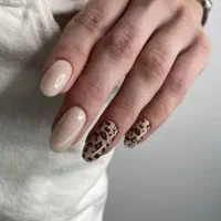 خدمات کاشت ناخن ویژه هفته آخر فروردین