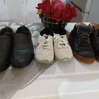 سه جفت کفش اسپرت ونیم پوت ومجلسی چرمی سایز ۴۲ و۴۳