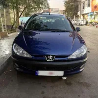 پژو صندوقدار V8