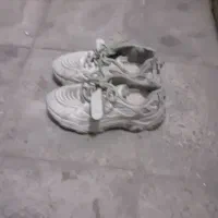 کفش وکتانی|کیف، کفش، کمربند|اندیشه, اندیشه فاز ۱|دیوار