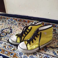 کفش فقط ۲۰۰ تومن