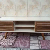 میز تی وی ویترین همراه ظروف پذیرایی کریستال