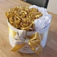 سفارش انواع باکس ودسته گل روبانی|گل مصنوعی|اراک, |دیوار