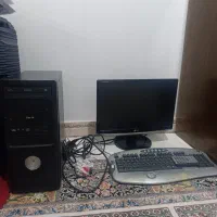 کامپیوتر رو میزی و اسپیکر