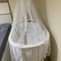 تخت کنار مادر