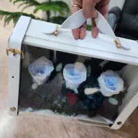 باکس چمدانی سه گله گل رز جاودان ( جاودان ) یلدا|گل و گیاه طبیعی|تهران, میدان ولیعصر|دیوار