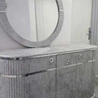 آیینه و کنسول