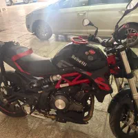 بنلی ۳۰۰ دوسیلندر