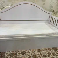 تخت کودک در حد نو