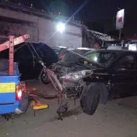 امداد خودرو یدک کش جرثقیل خودرو بر کفی دکل دار