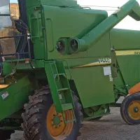 کمباین جاندیر 1055