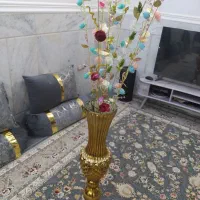 گلدان تزیینی به همراه 9عدد شاخه گل