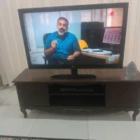 تلویزیون ۴۲ الجی با میز|تلویزیون و پروژکتور|کرج, کرج نو|دیوار