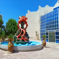 پذیرش هتل  خانم و نیروی خانه داری هتل