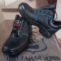 یک جفت کفش کار ایمنی|کیف، کفش، کمربند|نظرآباد, شهرک صنعتی سپهر|دیوار