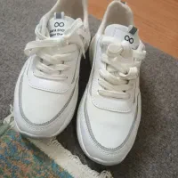 کفش اسپرت دخترانه نو سایز ۳۸ بفروش می رسد