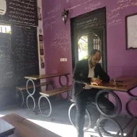 شاگردجهت کاردرقهوه فروشی