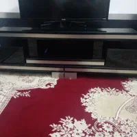 میز تلویزیون کاملا سالم و بدونه ایراد و شکستگی