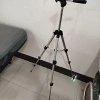 سه پایه دوربین