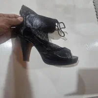 کفش پاشنه بلند